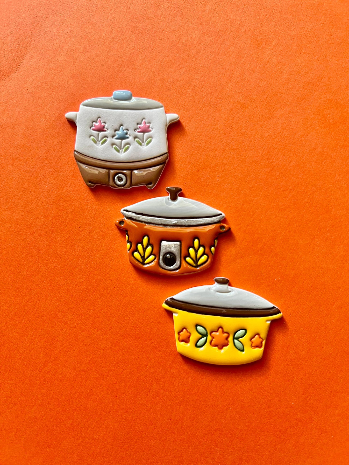 Handmade Retro Crock Pot Needle Minders - Dainty Comet