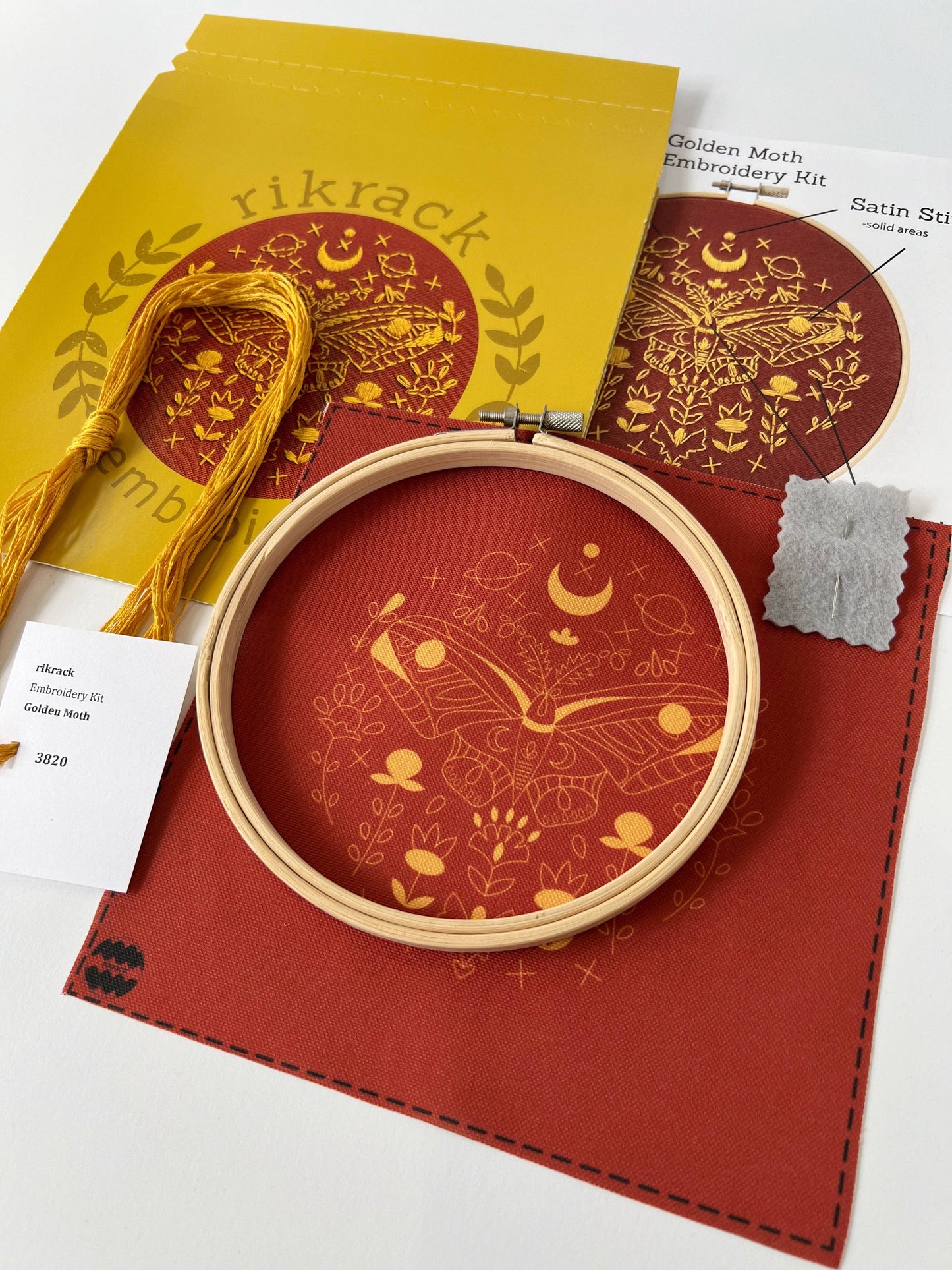 Rikrack - Golden Moth Embroidery Kit