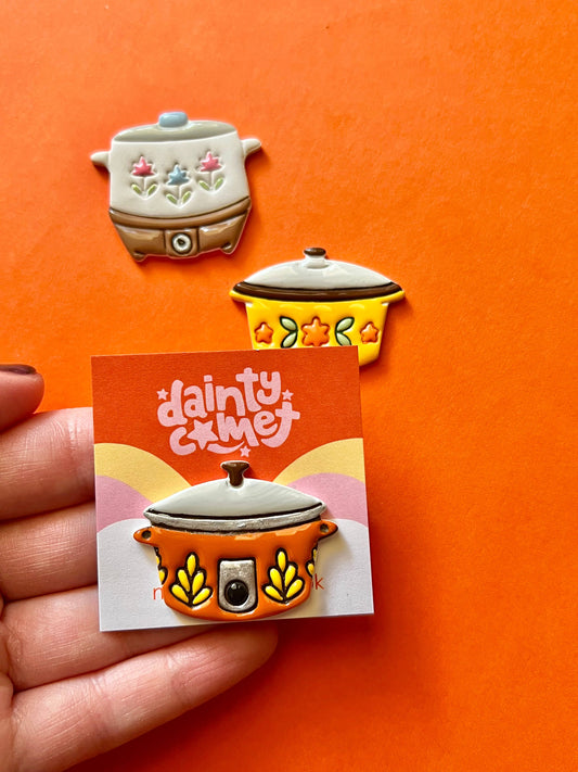 Handmade Retro Crock Pot Needle Minders - Dainty Comet