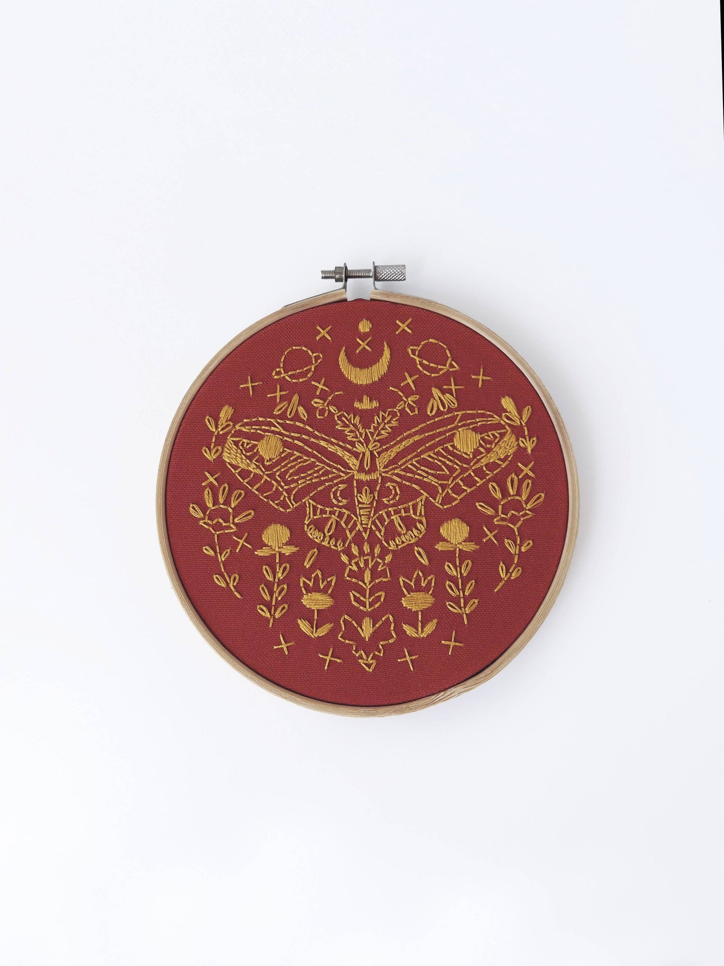 Rikrack - Golden Moth Embroidery Kit