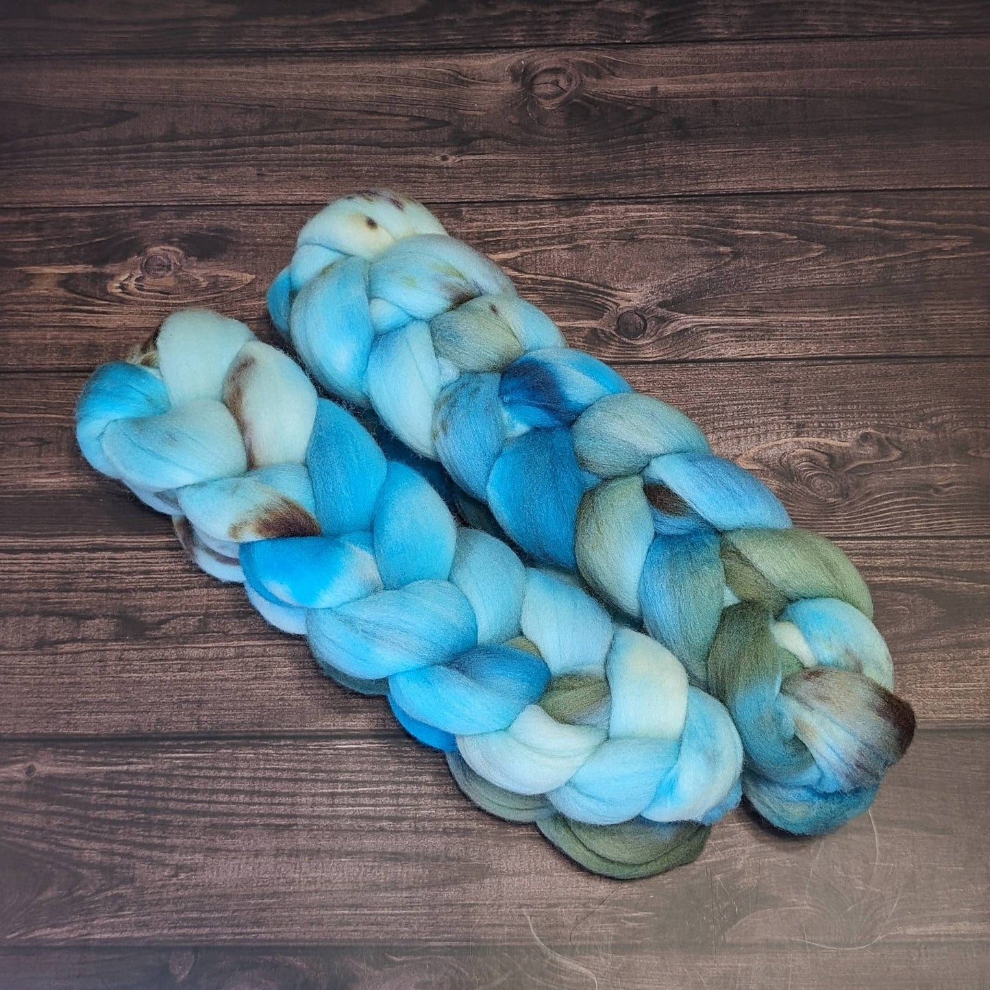 Lauritzen Hand Dyed Fiber in Colorway: Aspire: Combed Top - Falkland/Corriedale - 27 micron