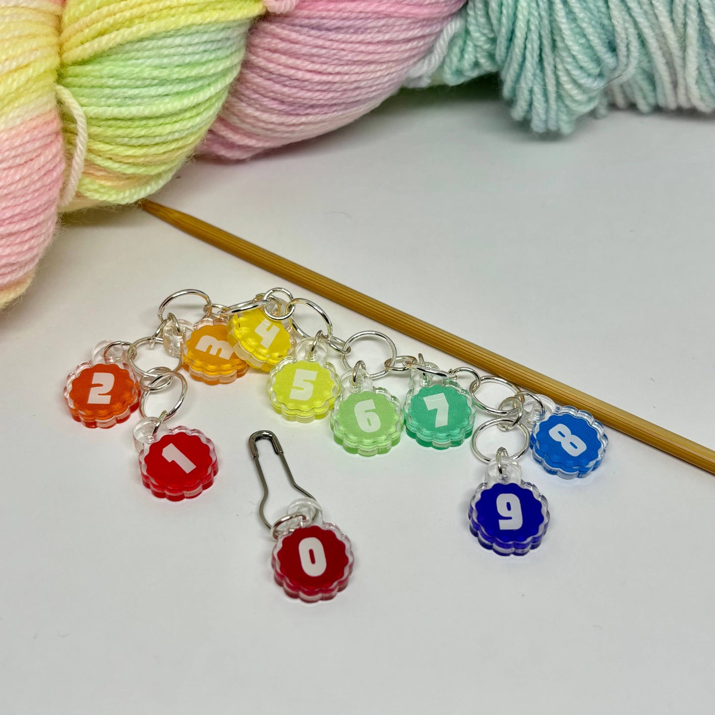Row Counter Knitting Crochet Stitch Markers  0-9 Rainbow - Comma Craft