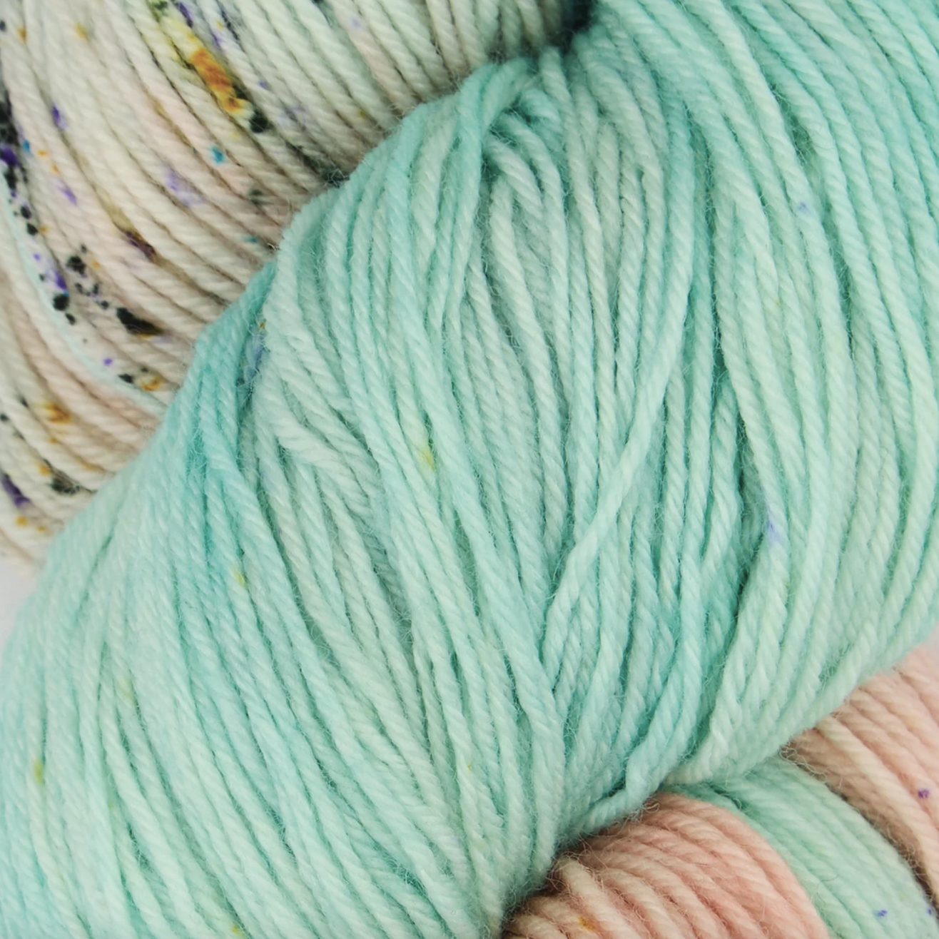 Symfonie Hand Dyed Yarns - Bella - Extrafine Merino (Worsted)