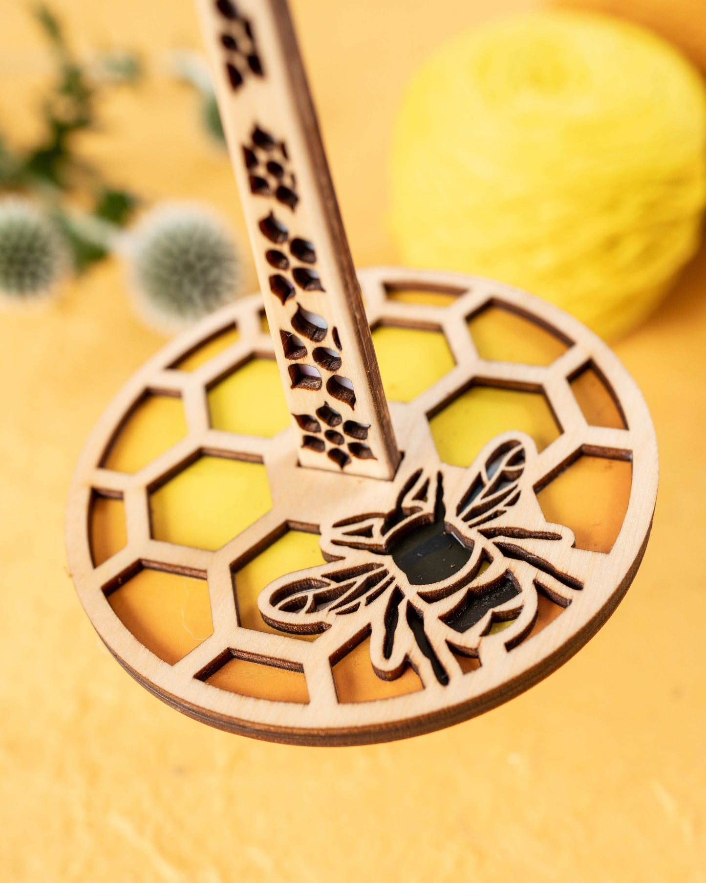 Lemon Wood Honeybee Mini-Minder Knitting/Crochet Tool: Original Mini Minder